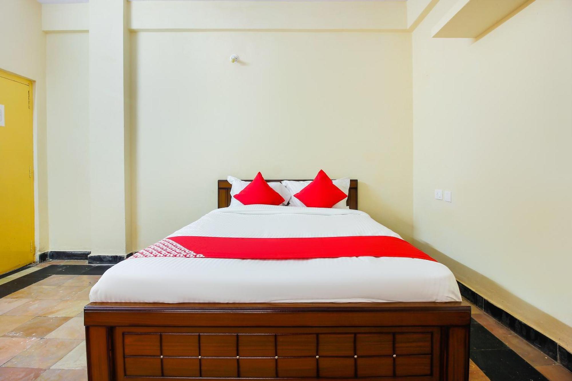 Hotel O Sai Residency Near Sr Nagar Metro Station Hyderabad Eksteriør bilde